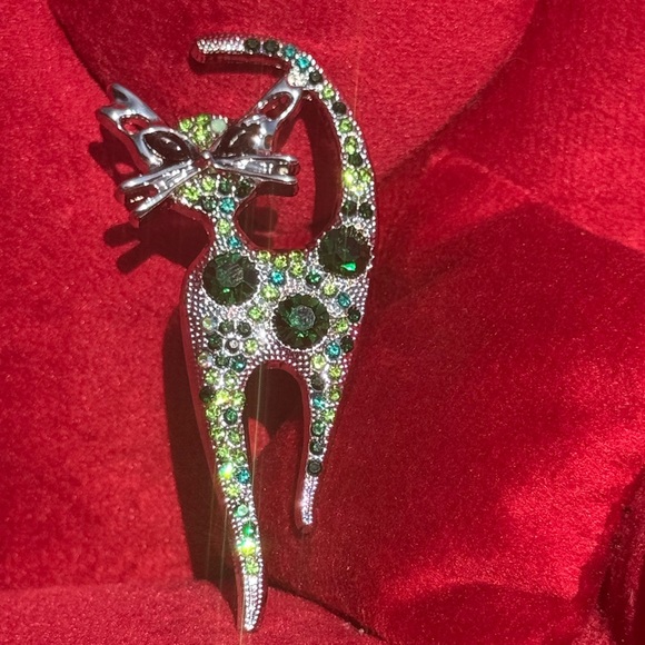 NWT! Sparkling Cat Green Rhinestone Brooch with Green Gems - Picture 4 of 5